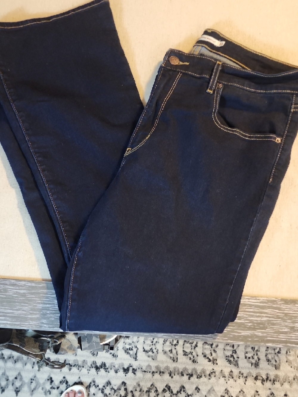 Levi's Dark Indigo Bootcut Jeans Size 33 - Picture 6 of 8
